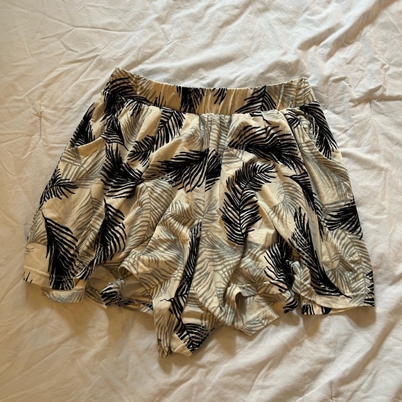 Lily Morgan Patterned Shorts - Picture 1 of 2